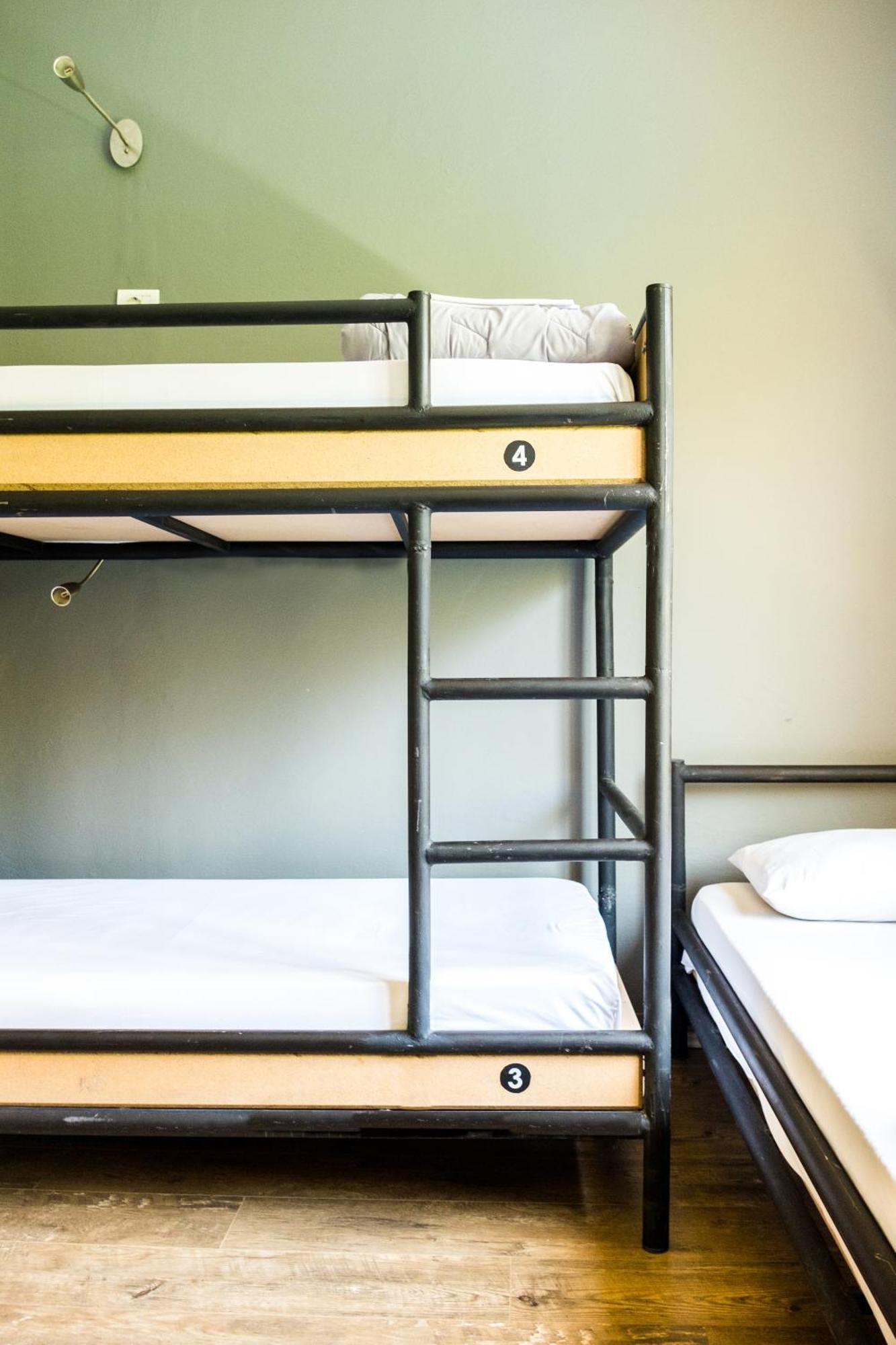 Destil Hostel Tiranë Ngoại thất bức ảnh
