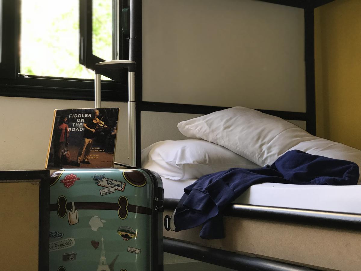 Destil Hostel Tiranë Ngoại thất bức ảnh